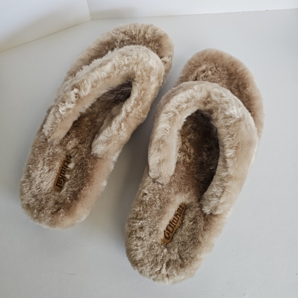 OulKai Kipe'a Heu Slipper Sandal Shearling Never Worn Size 8 Tan Flip Flop - Picture 6 of 10